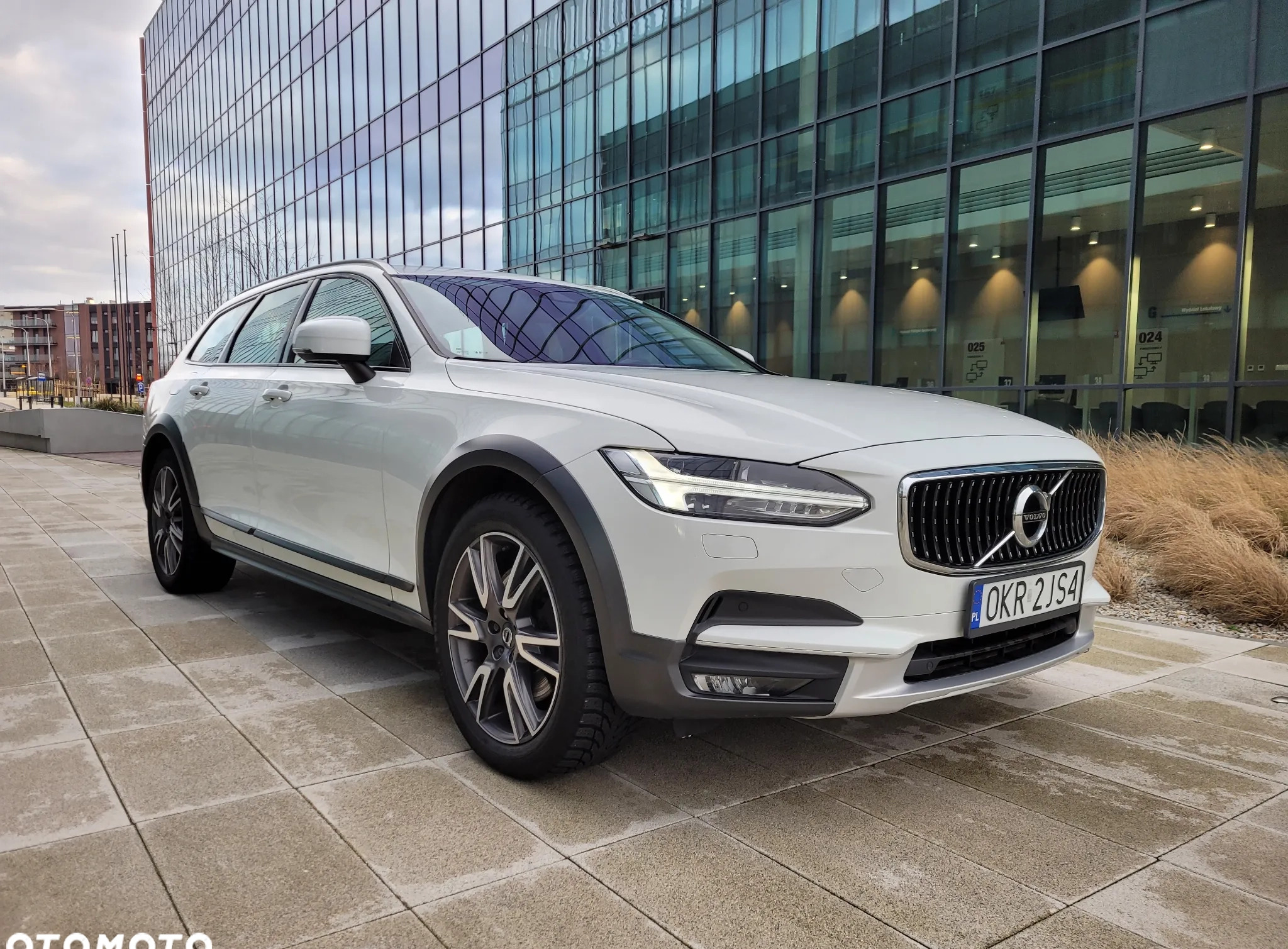 Volvo V90 Cross Country cena 129900 przebieg: 182000, rok produkcji 2020 z Zdzieszowice małe 704